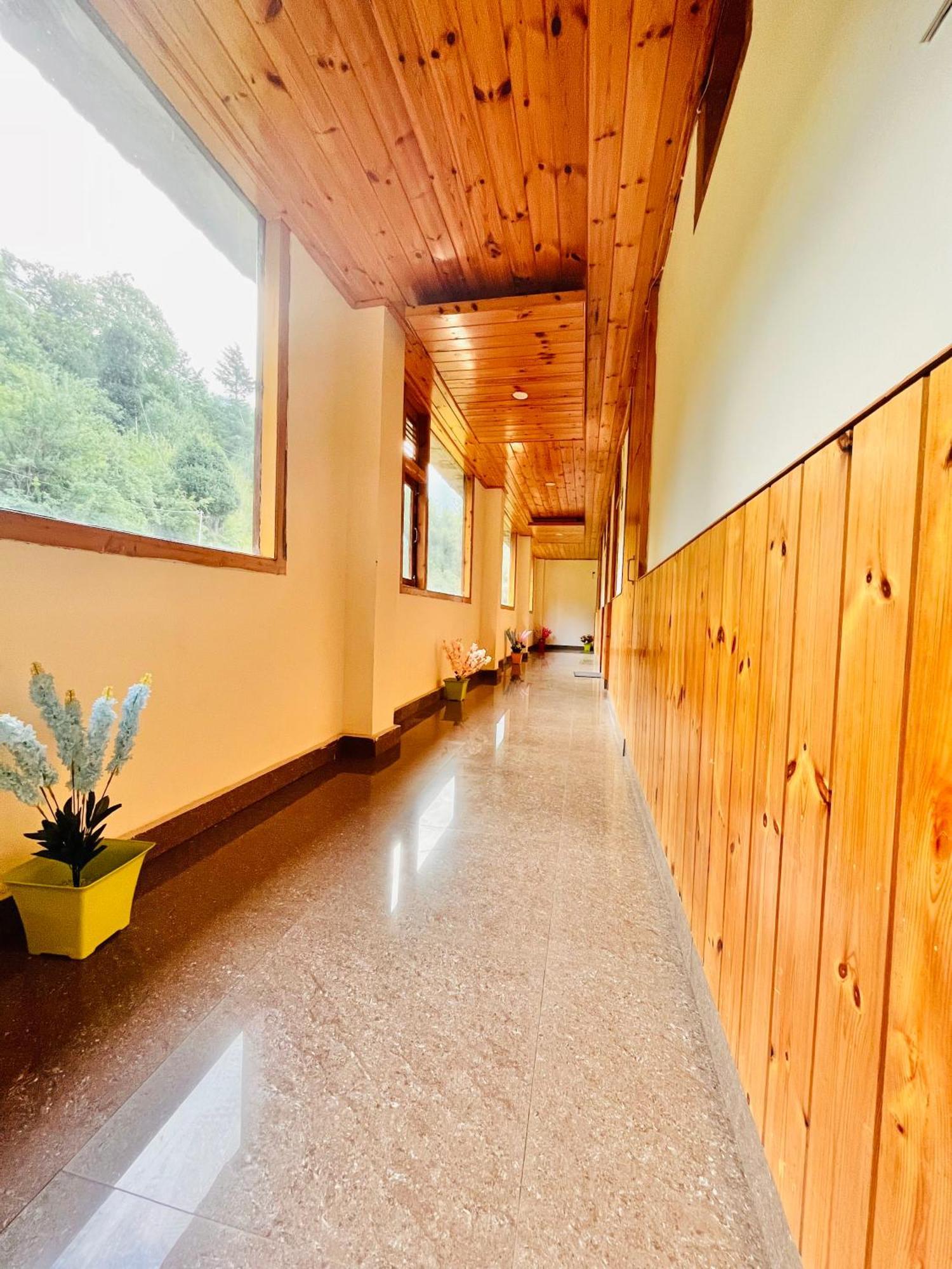 Himalayan Riverside Resort, Manali Manāli Exterior foto