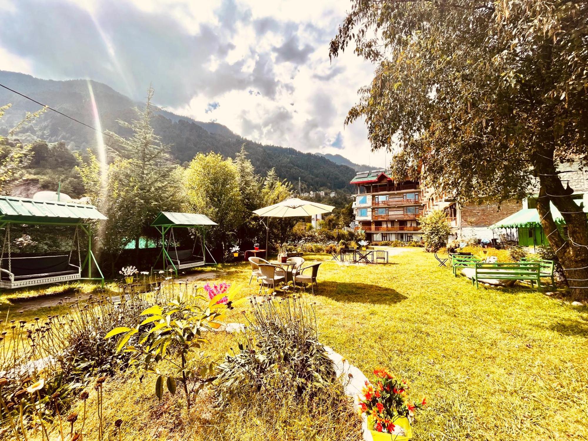 Himalayan Riverside Resort, Manali Manāli Exterior foto